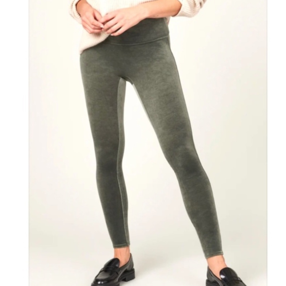 Spanx Velvet Leggings 2070 green olive Size Medium
